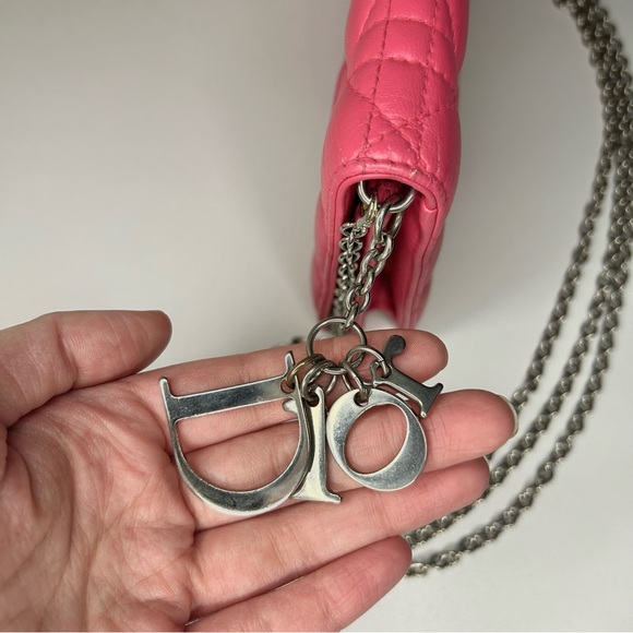 Dior Lambskin Cannage Lady Dior Fuchsia Clutch with Chain - Picture 4 of 12
